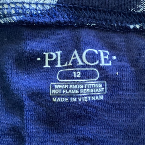 Boys size 10-12 Children’s Place glow-in-the-dark space/planets pajama set - Picture 7 of 9